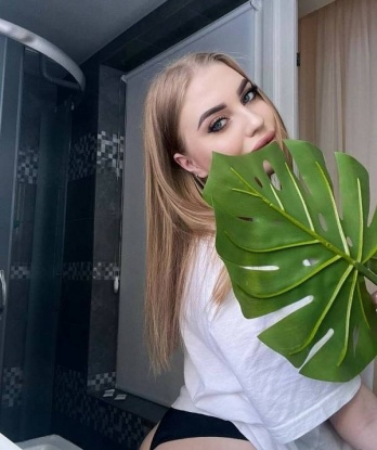 Мои услуги - это не только физическое удовлетворение, но и эмоциональное сближение. Я знаю, как создать неповторимую атмосферу и удовлетворить самые сокровенные желания. Мой опыт и индивидуальный подход позволяют мне предложить широкий спектр развлечений, от романтического свидания до пикантных экспериментов. Я предлагаю дискретность, безопасность и полное удовлетворение твоих фантазий. Позволь себе расслабиться и насладиться моей компанией. Ознакомься с моими фото и отзывами и доверься моему опыту. Отправь мне сообщение, и ты узнаешь, что такое настоящее удовольствие. 😘🔥 Лариса